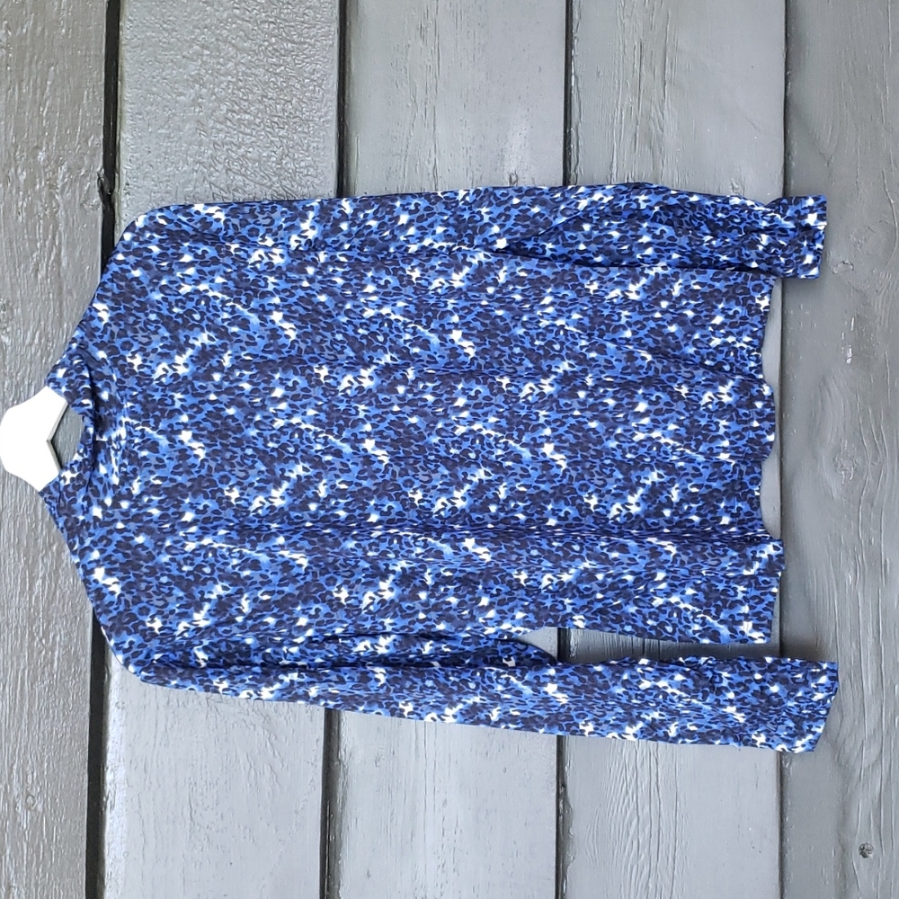 ST. JOHN Blue Leopard Print Turtleneck Top sz XL Women's - Picture 5 of 8